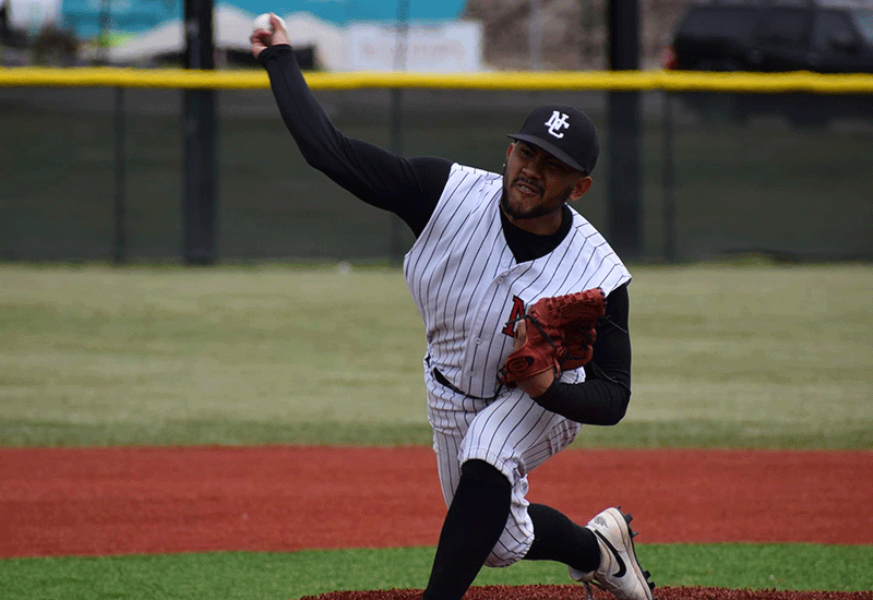 Pirates Split Weekend Series With Spoon River College