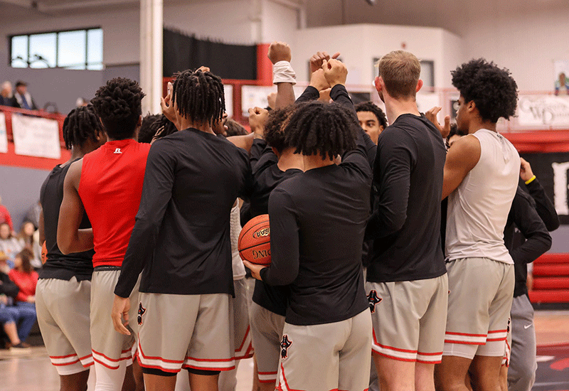 Pirates Fall Just Short In Road Matchup At Indian Hills CC