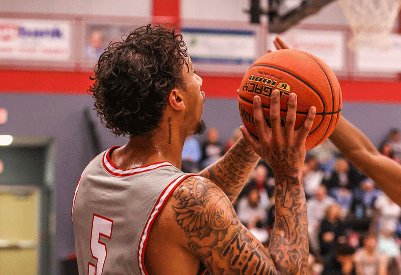 Pirates Keep Rolling With 33-Point Victory Over Southwestern CC