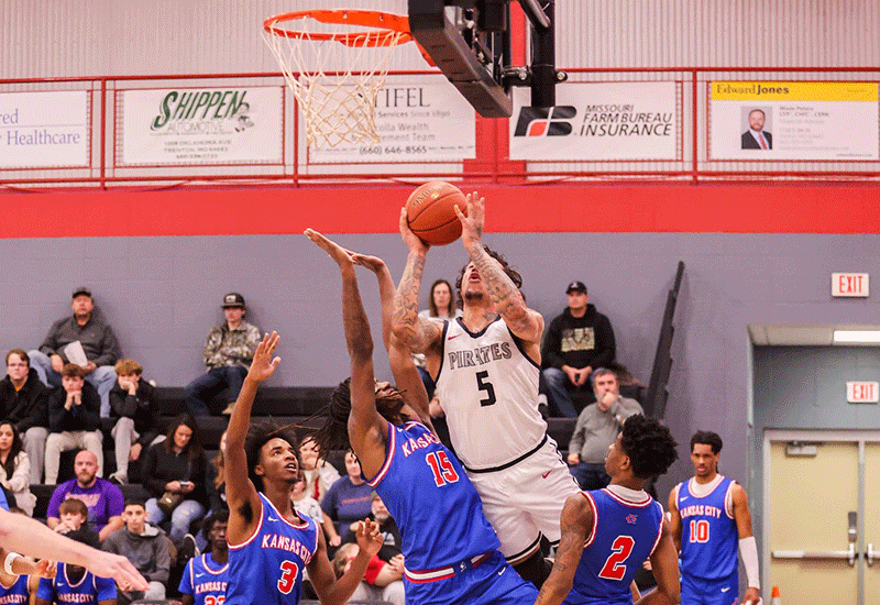 Pirates Head To The Midseason Break With A Tight Loss To KCKCC