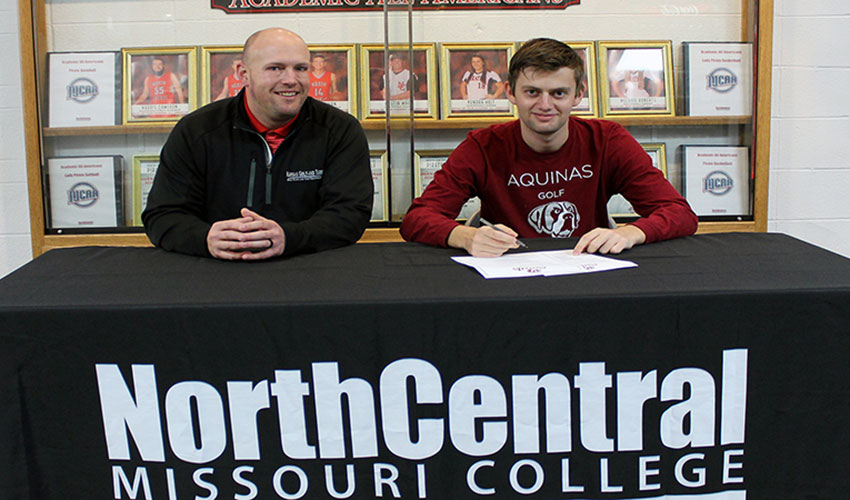 Jasper van der Zon Signs With Aquinas Saints Golf