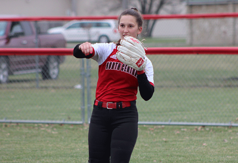 Softball Earns First Region Wins, Improves to 20-4