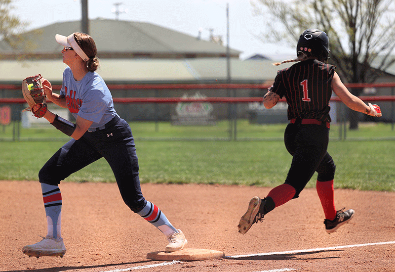Softball Finishes The Regular Season At 22-30 With Home Split Against Jefferson College