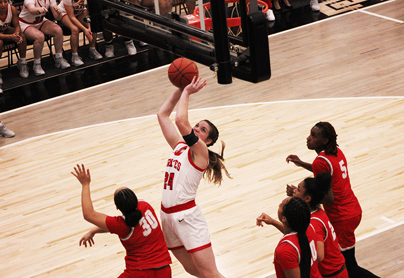 Lady Pirates Turn Back Moberly Area CC In Tightly Contested Matchup