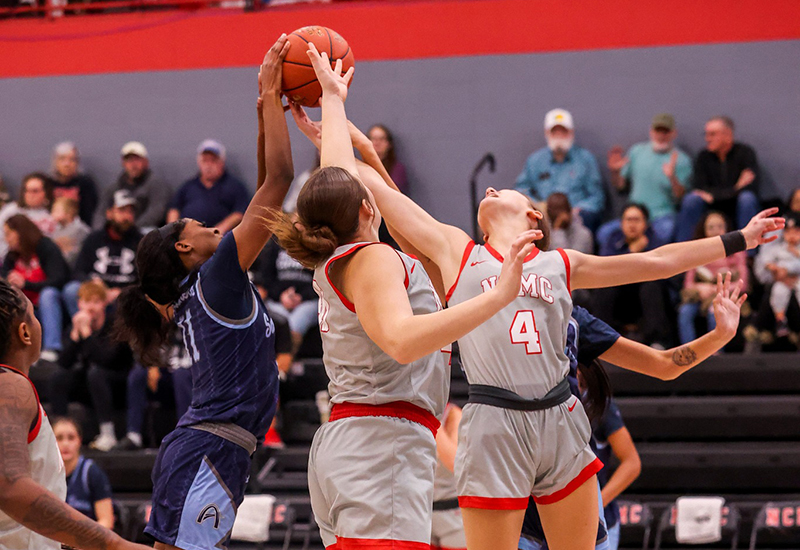 Lady Pirates Dominate St. Louis CC On Hall Of Fame Day